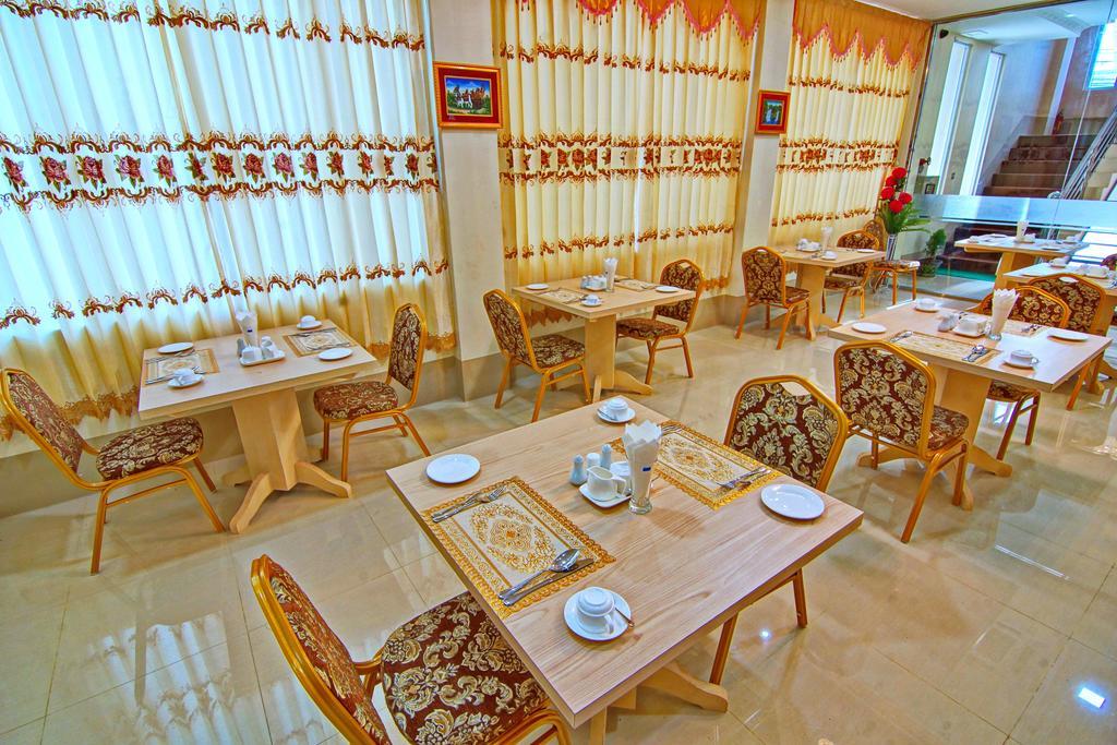 Hotel Victory Point Mandalay Esterno foto