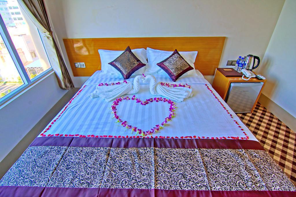 Hotel Victory Point Mandalay Esterno foto