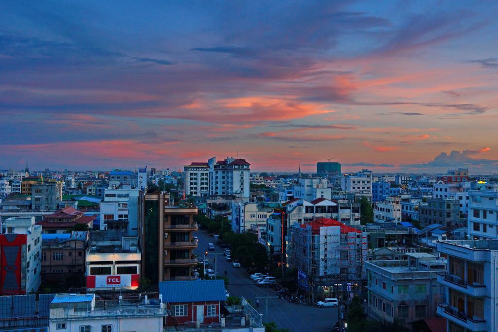 Hotel Victory Point Mandalay Esterno foto