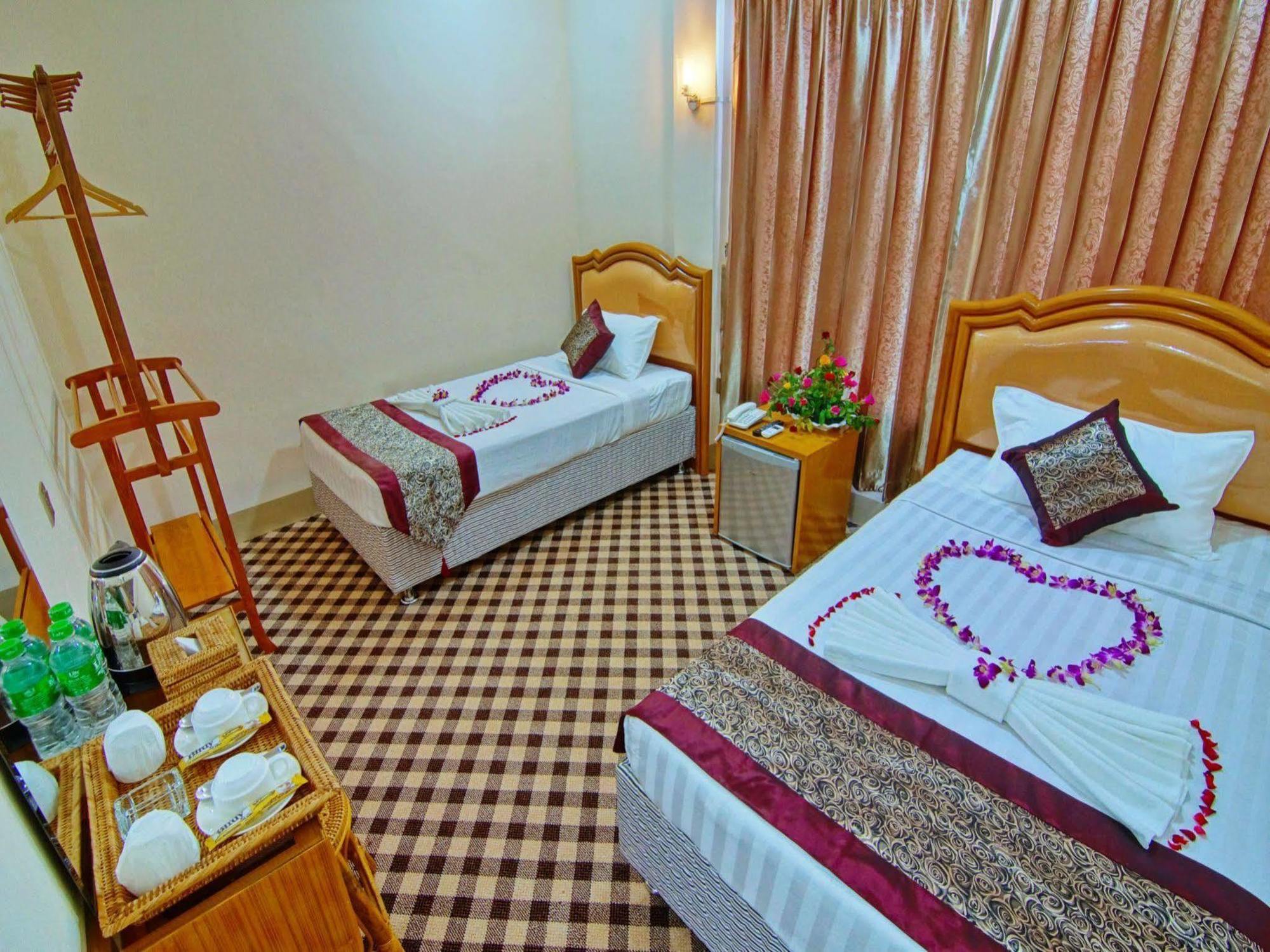 Hotel Victory Point Mandalay Esterno foto