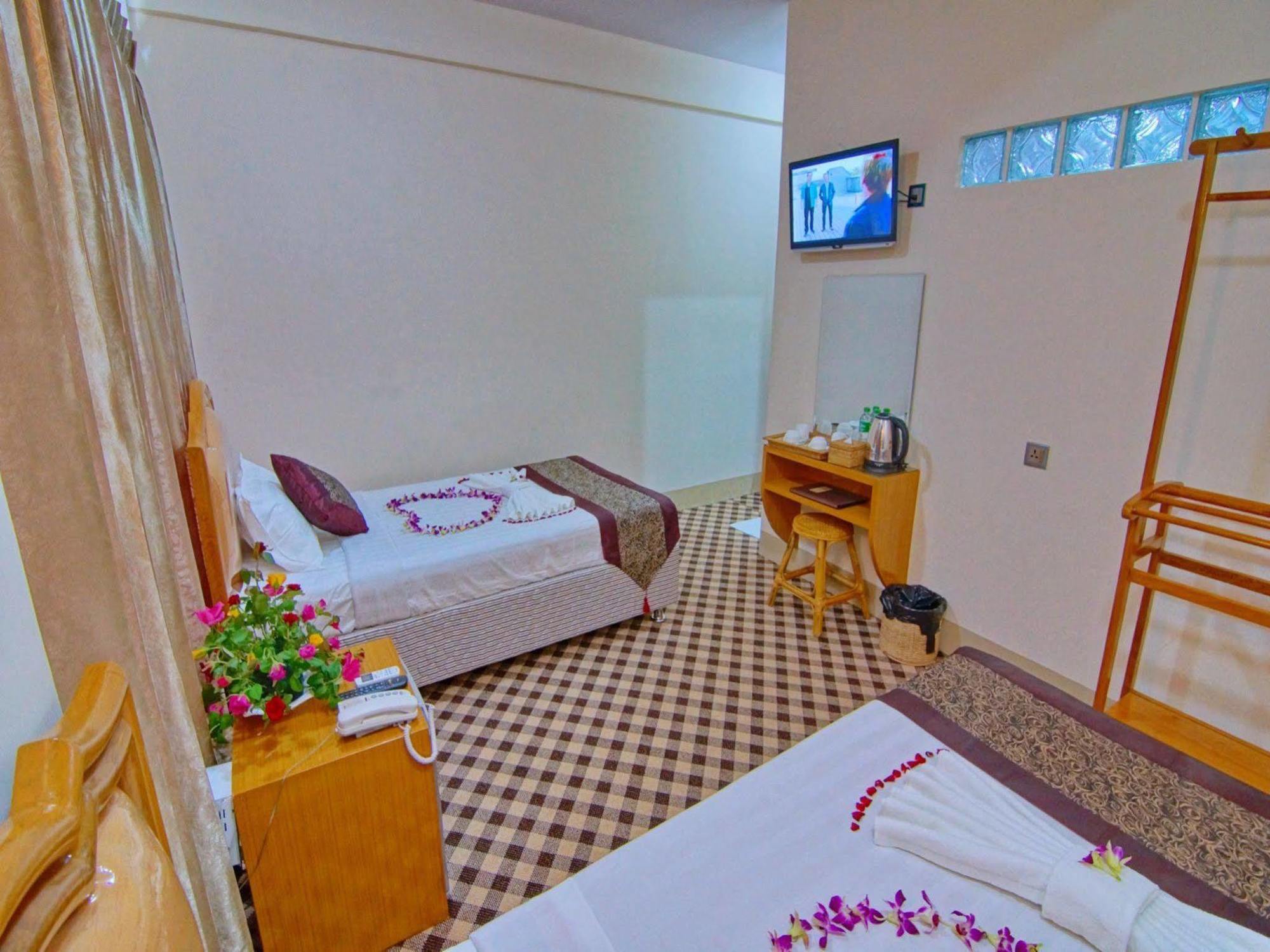 Hotel Victory Point Mandalay Esterno foto