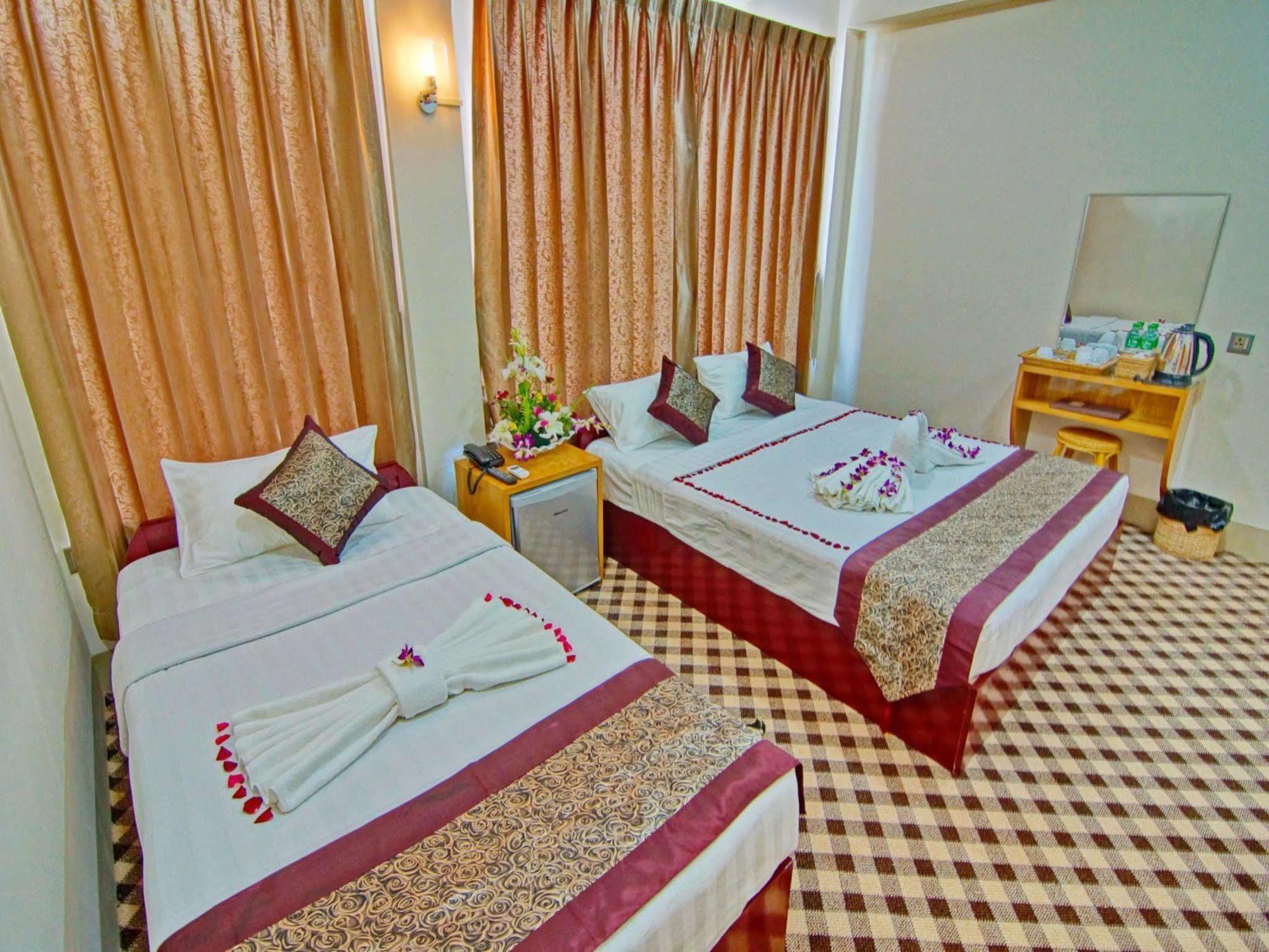 Hotel Victory Point Mandalay Esterno foto