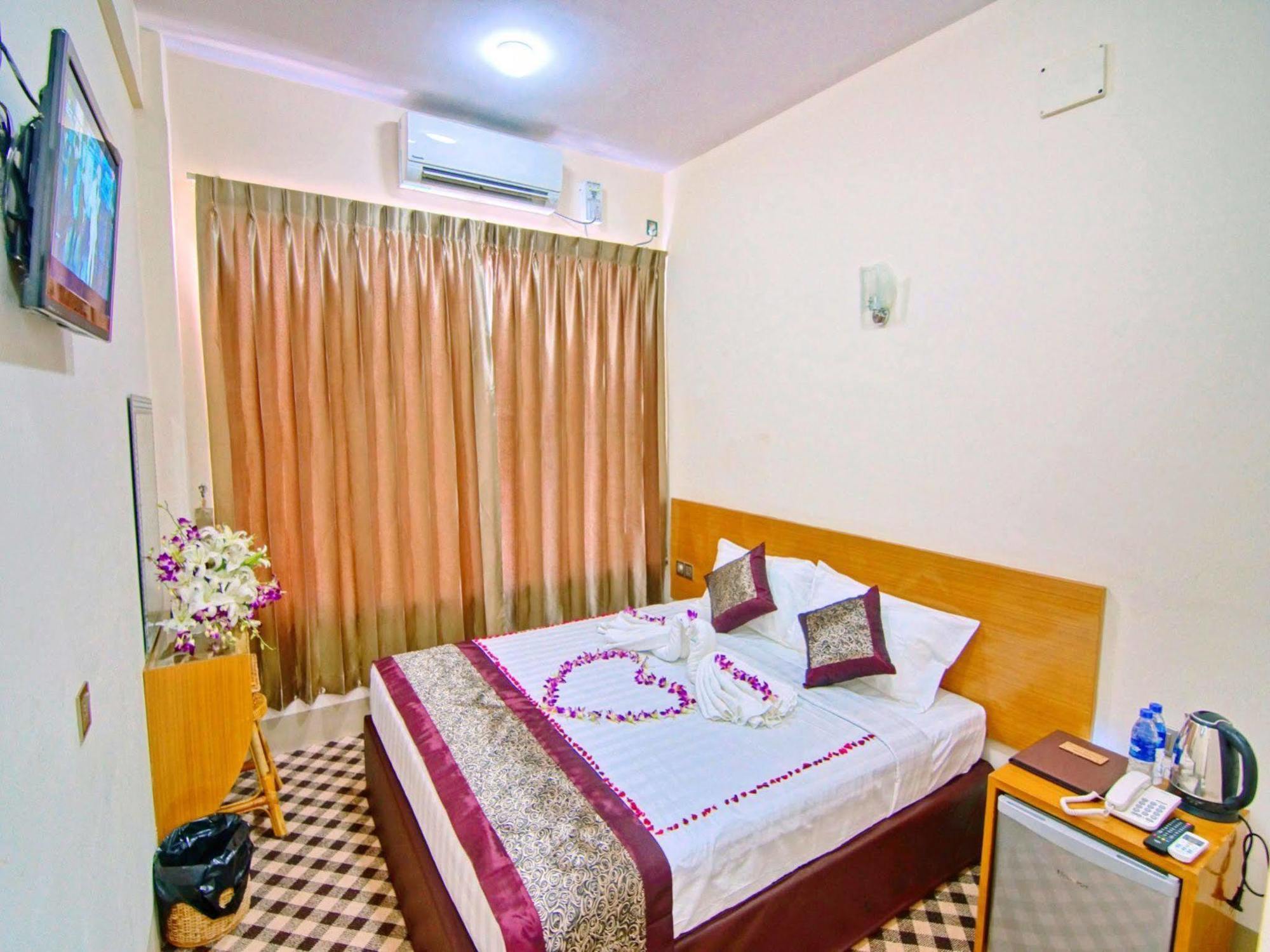 Hotel Victory Point Mandalay Esterno foto