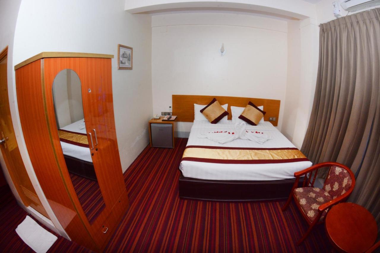 Hotel Victory Point Mandalay Esterno foto